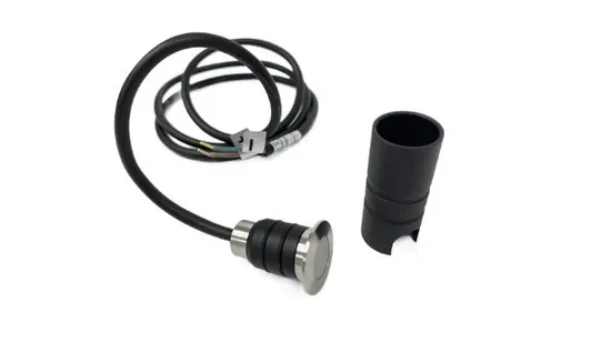 屋外の庭園景観、地上光を備えた 316 の地下デッキ